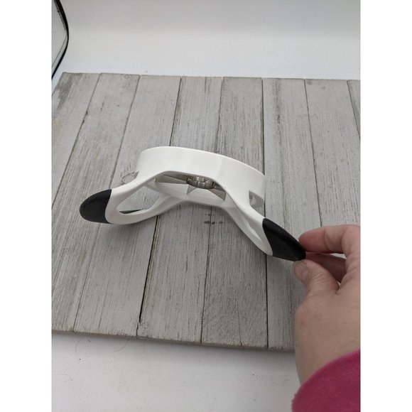 OXO Good Grips Apple Slicer Corer Divider White With Handles - Picture 4 of 4